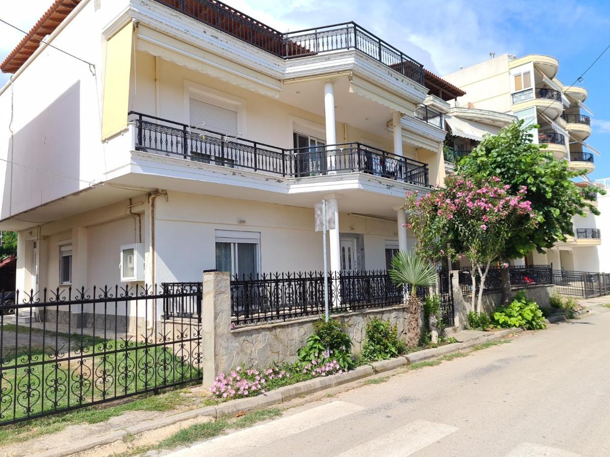 Grand Apartment Néa Khilí Exterior photo
